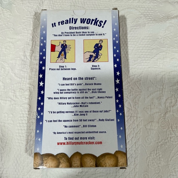 🌹 NIB The Hillary Nutcracker - Picture 3 of 7